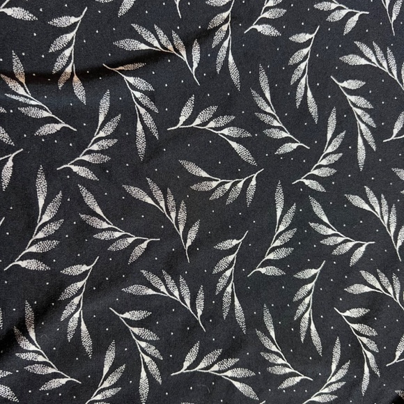 BANANA REPUBLIC Women's Sleeveless Top (Size L) - Picture 10 of 10